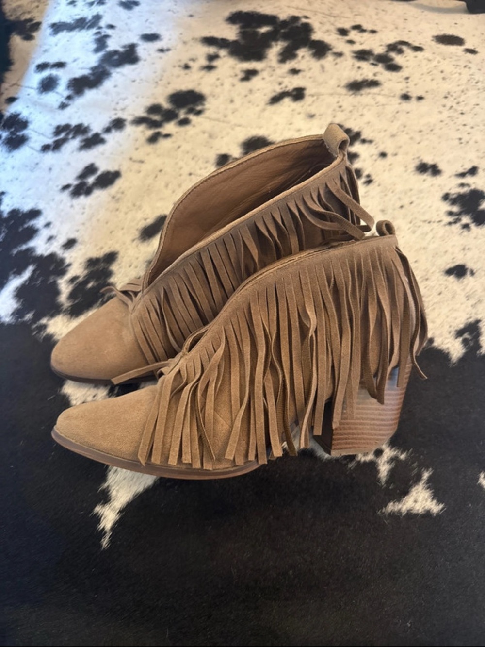 Size 10 beige fringe womens beast booties